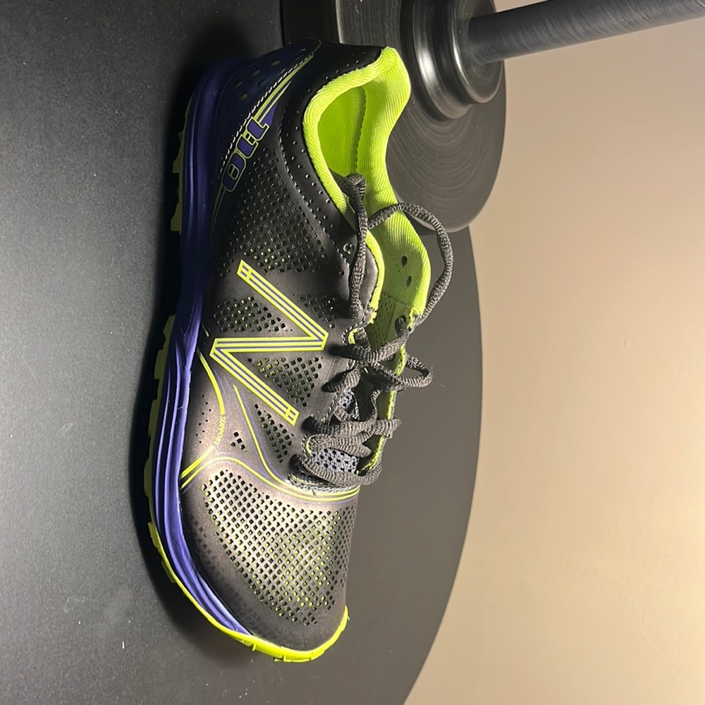 New Balance Women Black Purple Trail Running Shoes-Size (8)